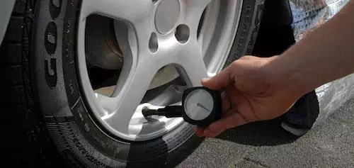 汽車夏天容易爆胎，是因為這些技巧!