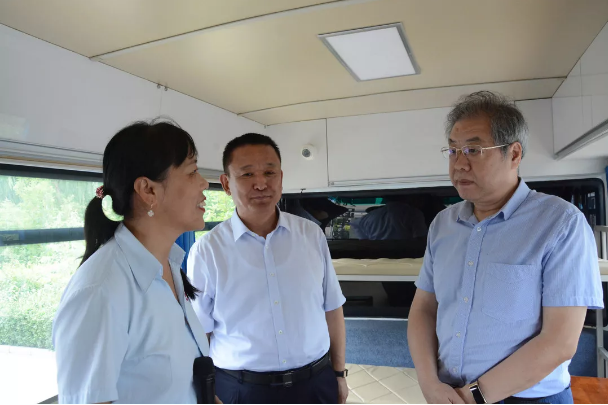 河北省政協(xié)副主席盧曉光，河北省委統(tǒng)戰(zhàn)部副部長、省工商聯(lián)黨組書記郭翠朵率調(diào)研組到躍迪集團開展重點提案督辦調(diào)研