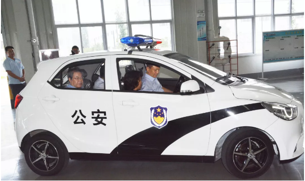 河北省政協(xié)副主席盧曉光，河北省委統(tǒng)戰(zhàn)部副部長、省工商聯(lián)黨組書記郭翠朵率調(diào)研組到躍迪集團開展重點提案督辦調(diào)研