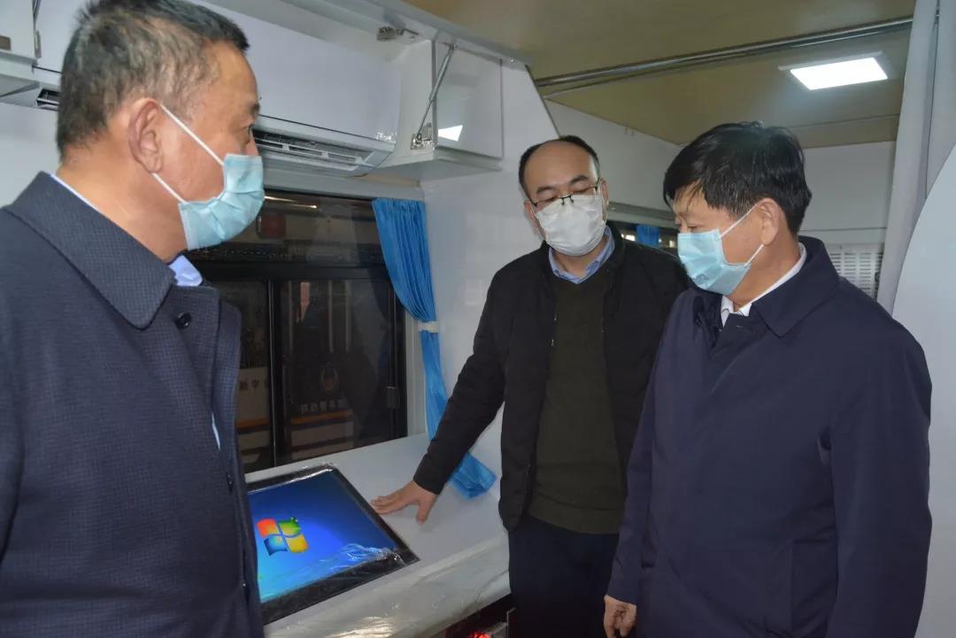 省委常委、石家莊市委書記邢國輝蒞臨躍迪集團調(diào)研考察防疫工作站生產(chǎn)情況