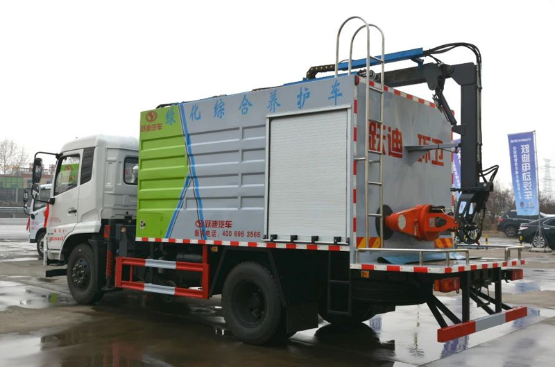 【城市綠化的得力助手】躍迪綠化綜合養(yǎng)護(hù)車