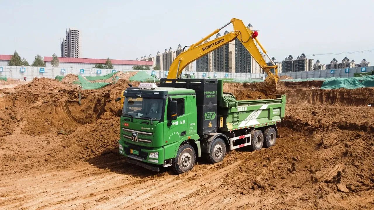 零污染、零排放--躍迪集團(tuán)新能源自卸渣土車